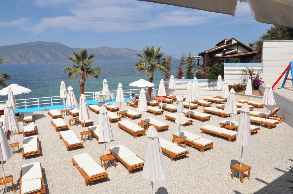 Coral Hotel & Resort Radhimë Buitenkant foto